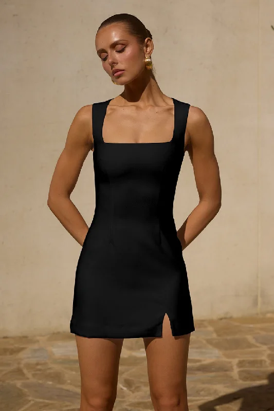 Reign Mini Dress - Black Stylish Short Sleeve Mini Dress