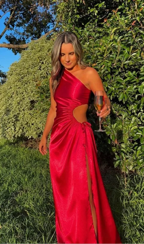 NOUR SCARLETT RED MAXI DRESS Elegant Velvet Maxi Dress