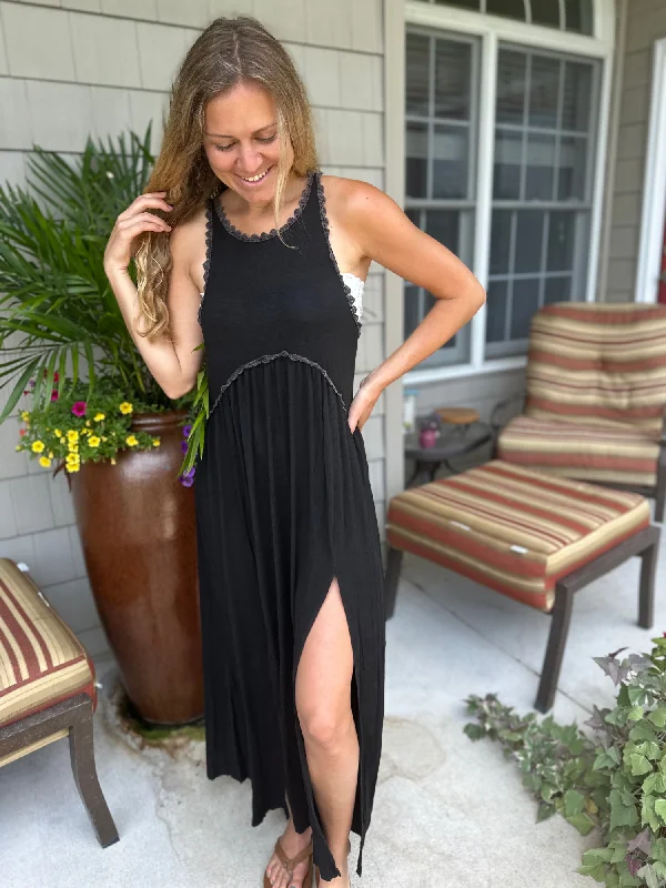 Sleeveless Boho Maxi Dress in Black Trendy Maxi Dress with Straps